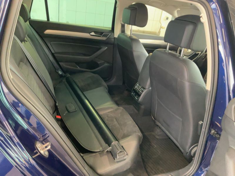 Volkswagen Passat 2.0 TDI Highline BlueMotion Tech 2017 – снимка 20