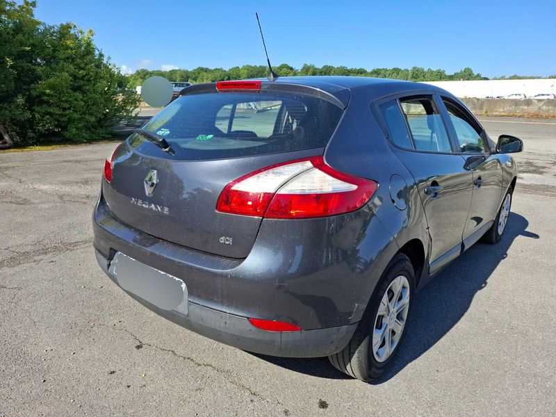 Renault Megane 1.5 dCi Authentique 2010 – снимка 5