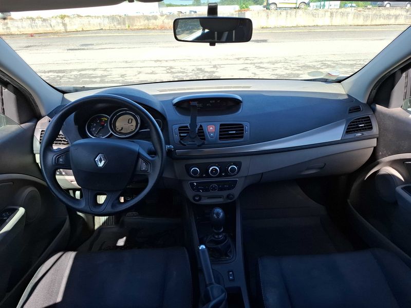Renault Megane 1.5 dCi Authentique 2010 – снимка 11