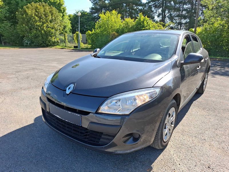 Renault Megane 1.5 dCi Authentique 2010 – снимка 2