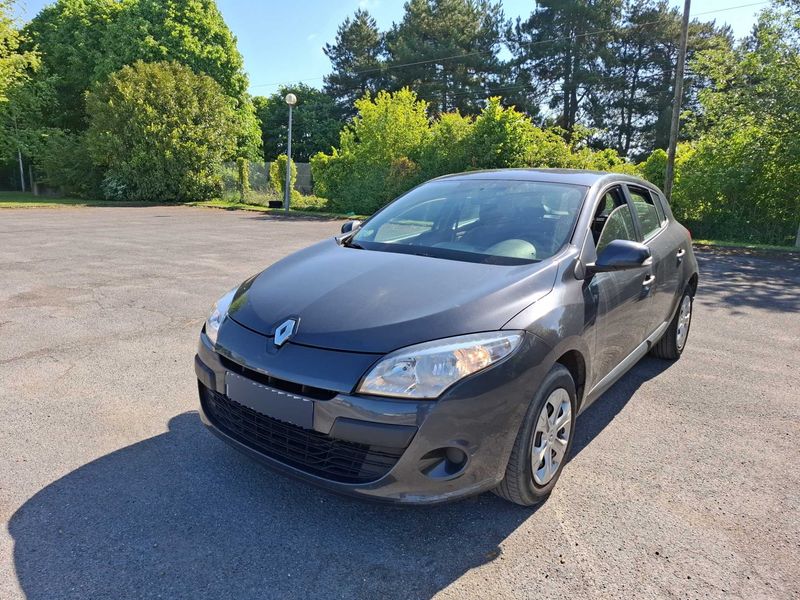 Renault Megane 1.5 dCi Authentique 2010 – снимка 1