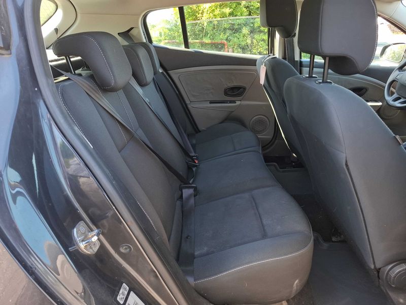 Renault Megane 1.5 dCi Authentique 2010 – снимка 13