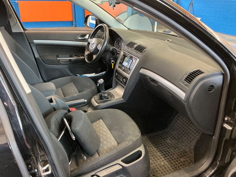 Skoda Octavia 1.6 TDI Ambition 2012 – снимка 3