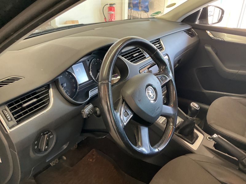 Skoda Octavia 2.0 TDI Elegance 2014 – снимка 31