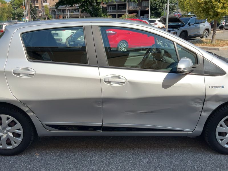 Toyota Yaris 1.5 Hybrid Active 2019 – снимка 10