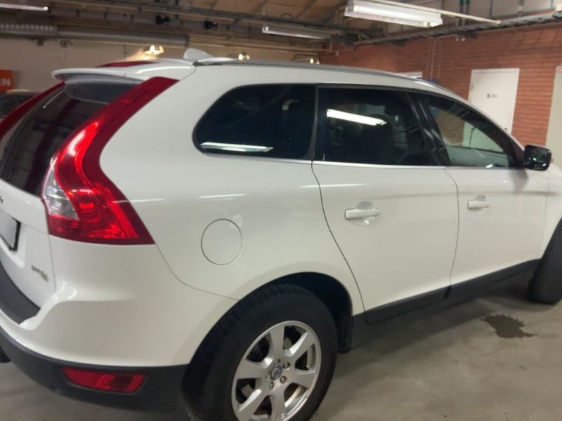 Volvo XC60 2.0 DRIVe Summum 2011 – снимка 8