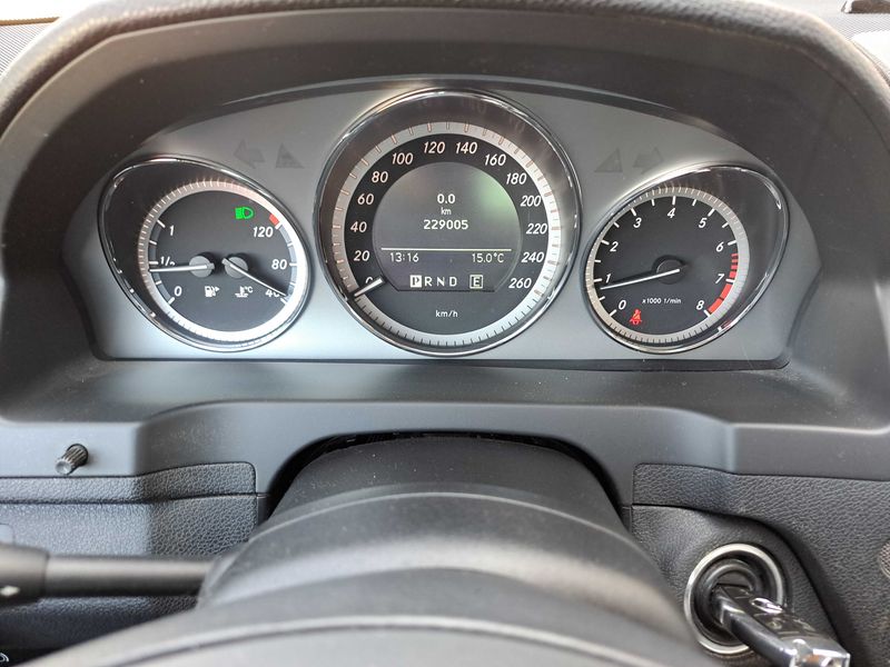 Mercedes-Benz C-Klasse C 180 CGI BlueEfficiency Avantgarde 2010 – снимка 12