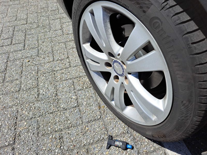 Mercedes-Benz C-Klasse C 180 CGI BlueEfficiency Avantgarde 2010 – снимка 18