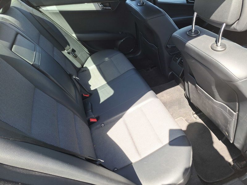 Mercedes-Benz C-Klasse C 180 CGI BlueEfficiency Avantgarde 2010 – снимка 14