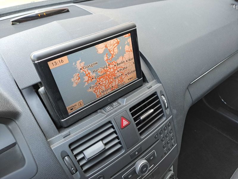 Mercedes-Benz C-Klasse C 180 CGI BlueEfficiency Avantgarde 2010 – снимка 13