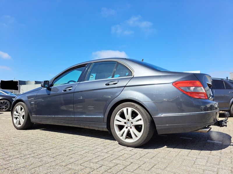 Mercedes-Benz C-Klasse C 180 CGI BlueEfficiency Avantgarde 2010 – снимка 3