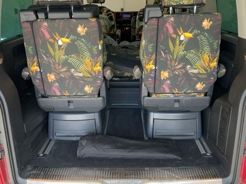 Volkswagen T6 Multivan 2.0 TDI Multivan Generation Six 4Motion 2018 – снимка 16