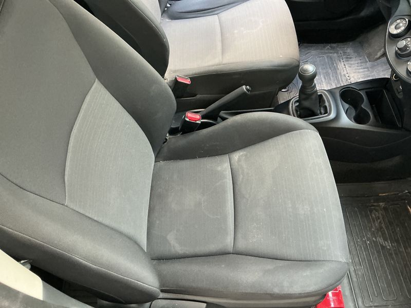 Toyota Yaris 1.0 VVT-i Comfort 2016 – снимка 23
