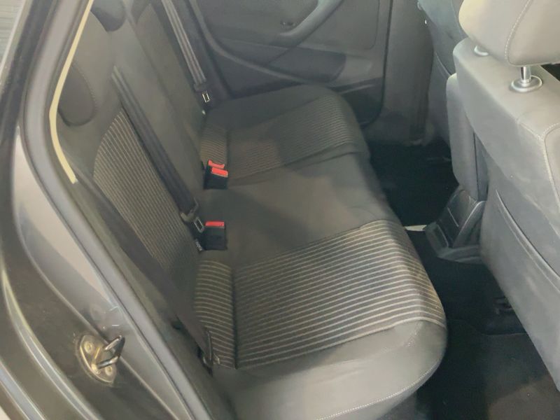 Volkswagen Polo 1.6 TDI Highline 2011 – снимка 19