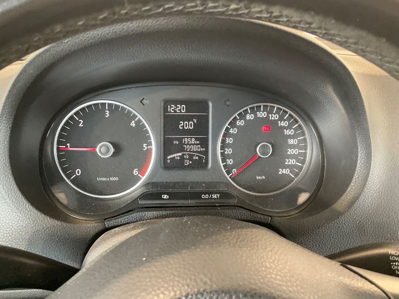Volkswagen Polo 1.6 TDI Highline 2011 – снимка 18