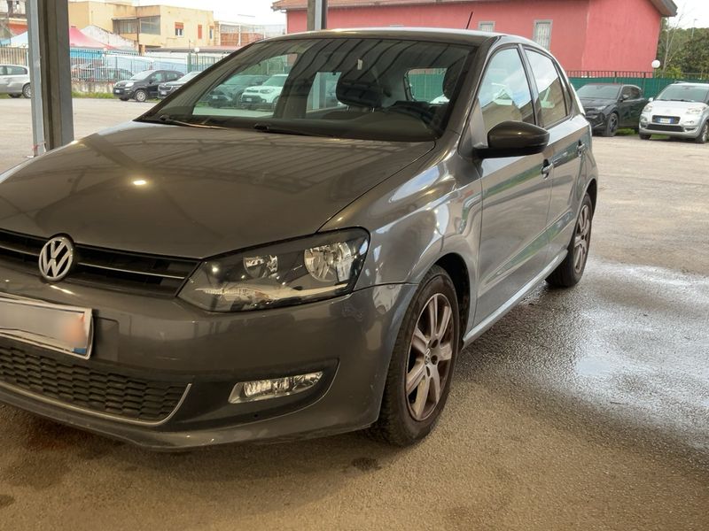 Volkswagen Polo 1.6 TDI Highline 2011 – снимка 2
