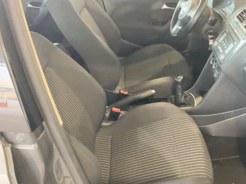 Volkswagen Polo 1.6 TDI Highline 2011 – снимка 16
