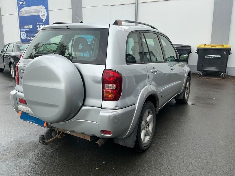 Toyota RAV 4 2.0 Sol 2005 – снимка 2