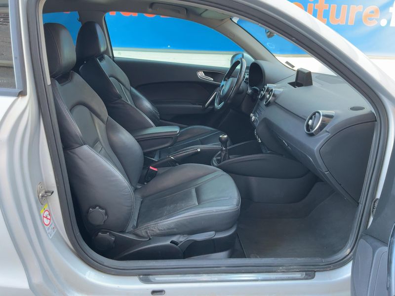 Audi A1 1.6 TDI Ambition Luxe 2011 – снимка 16