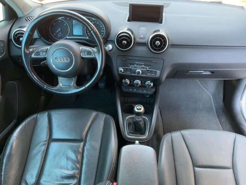 Audi A1 1.6 TDI Ambition Luxe 2011 – снимка 17