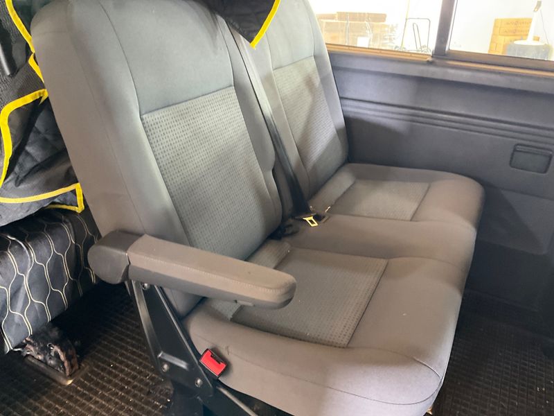 Volkswagen T5 Caravelle 2.5 TDI 4Motion 2008 – снимка 40