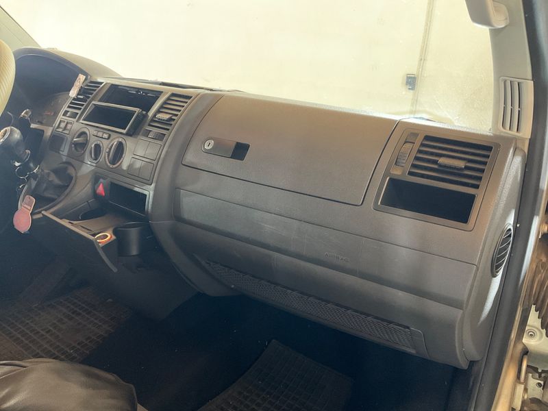 Volkswagen T5 Caravelle 2.5 TDI 4Motion 2008 – снимка 42