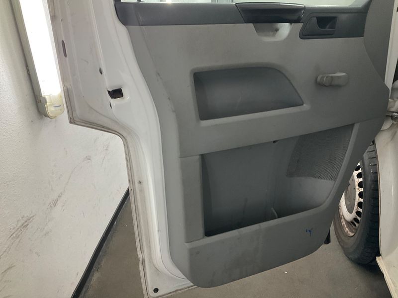 Volkswagen T5 Transporter 2.0 TDI Kasten lang 2013 – снимка 38