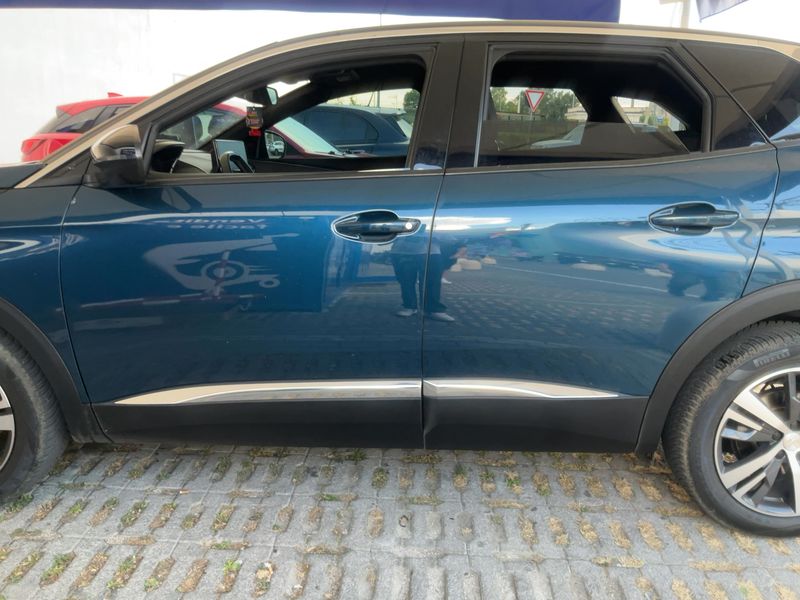 Peugeot 3008 1.5 Blue-HDi Allure Pack 2023 – снимка 4