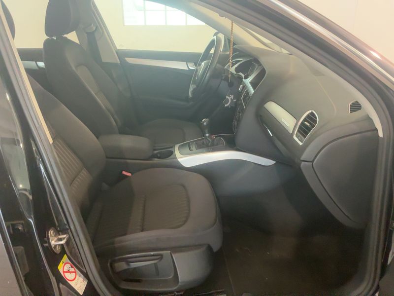 Audi A4 2.0 TFSI quattro Ambiente 2009 – снимка 16