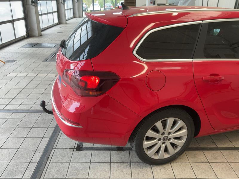 Opel Astra 1.6 SIDI Turbo Exklusiv 2014 – снимка 8