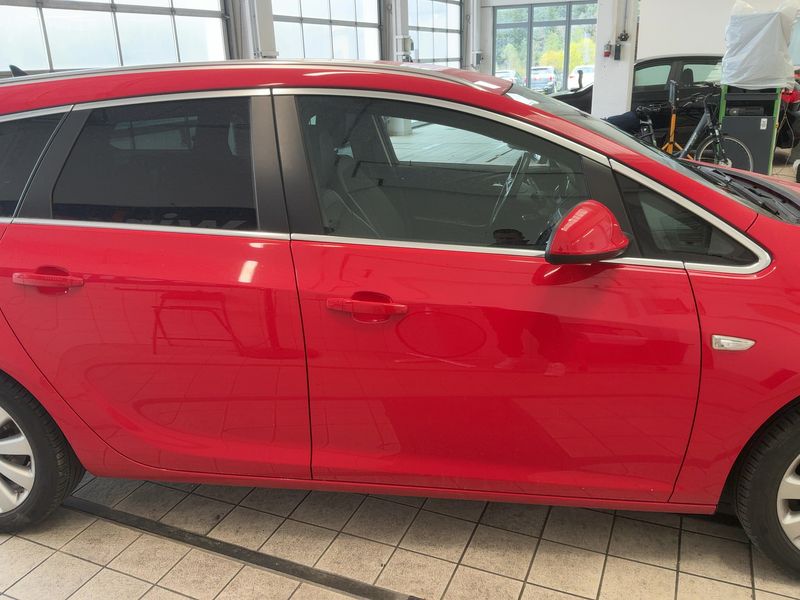 Opel Astra 1.6 SIDI Turbo Exklusiv 2014 – снимка 10