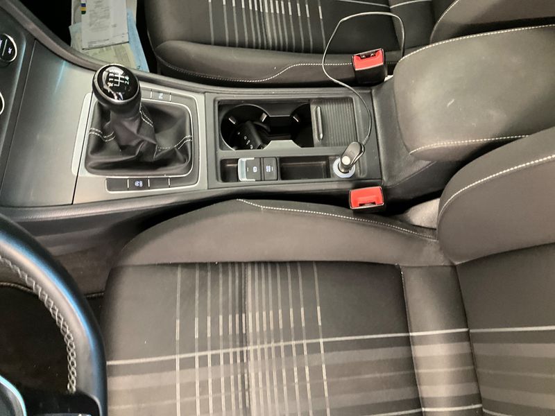Volkswagen Golf VII 1.6 TDI Comfortline BlueMotion Tech 2015 – снимка на щета 51