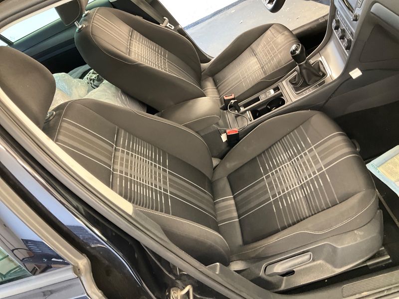 Volkswagen Golf VII 1.6 TDI Comfortline BlueMotion Tech 2015 – снимка на щета 62