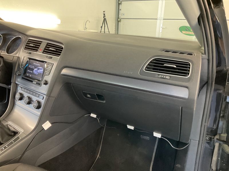 Volkswagen Golf VII 1.6 TDI Comfortline BlueMotion Tech 2015 – снимка на щета 57