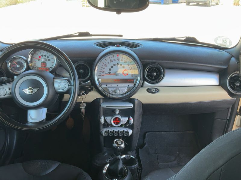 MINI Cabrio Cooper 2009 – снимка 17