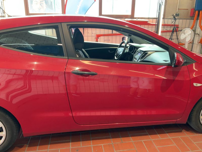 Hyundai i30 1.4 CRDi Classic 2014 – снимка 10