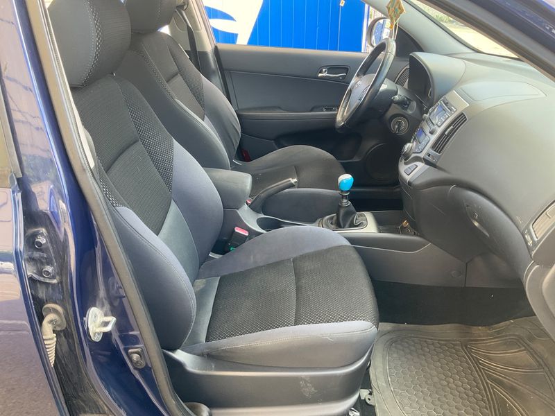 Hyundai i30 1.6 CRDi 2011 – снимка 3