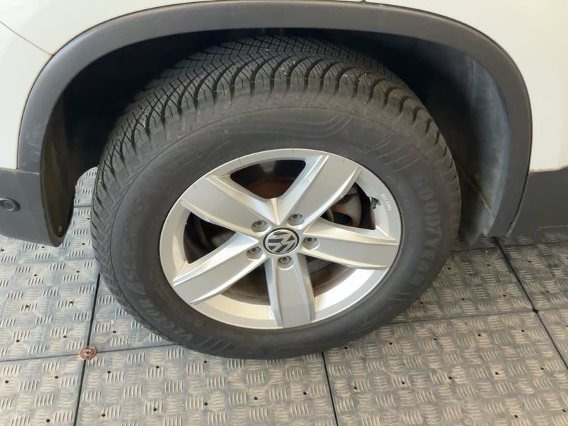 Volkswagen Tiguan 1.4 TSI Trend & Fun BlueMotion Tech 2015 – снимка 9