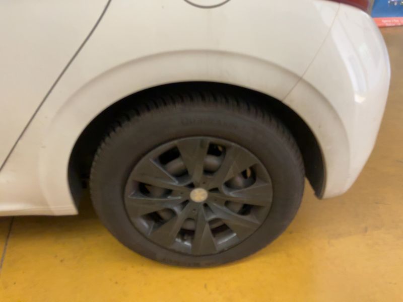 Peugeot 208 1.6 Blue-HDi Affaire Premium 2016 – снимка 5