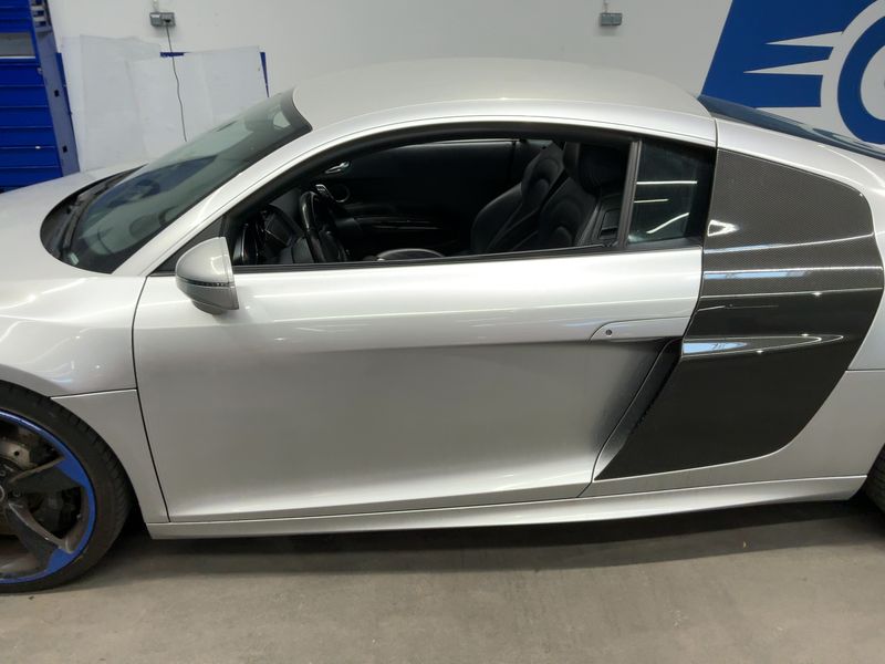 Audi R8 5.2 V10 FSI quattro 2011 – снимка 4