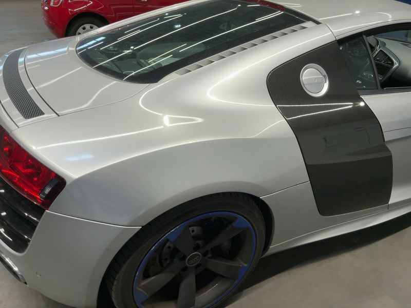 Audi R8 5.2 V10 FSI quattro 2011 – снимка 8