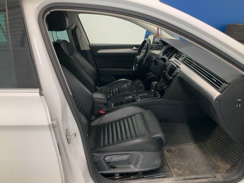 Volkswagen Passat Alltrack 2.0 TDI 4Motion BlueMotion Tech 2016 – снимка 17