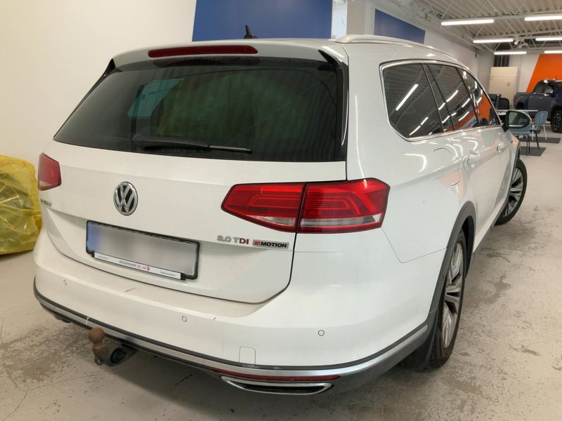 Volkswagen Passat Alltrack 2.0 TDI 4Motion BlueMotion Tech 2016 – снимка 8