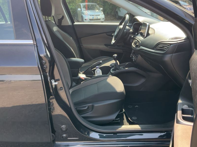 Fiat Tipo 1.6 JTDM Lounge 2017 – снимка 16