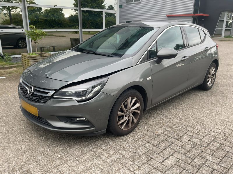 Opel Astra 1.0 Turbo Innovation Start&Stop 2017 – снимка 1