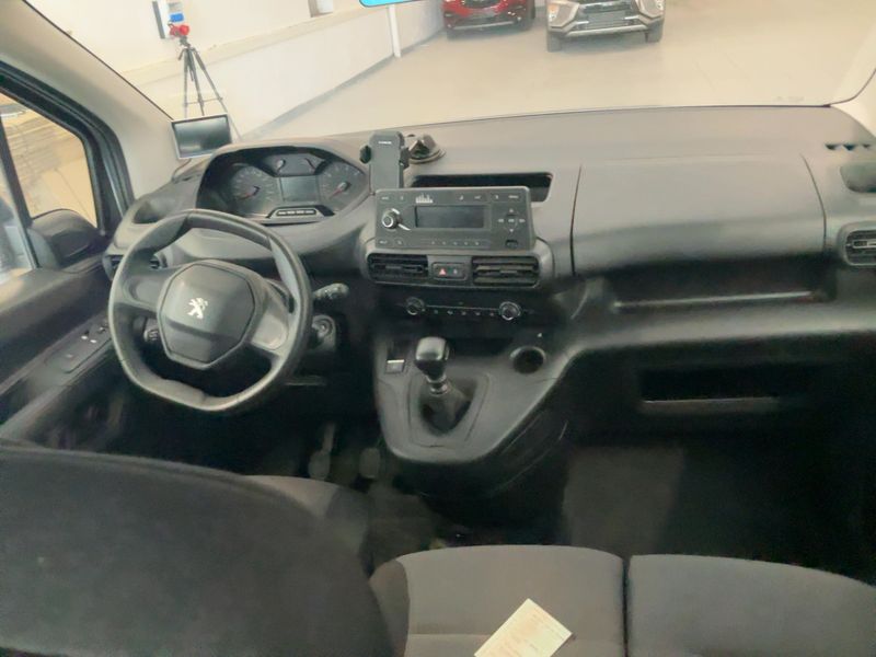 Peugeot Partner 1.2 PureTech Premium L1 2020 – снимка 18