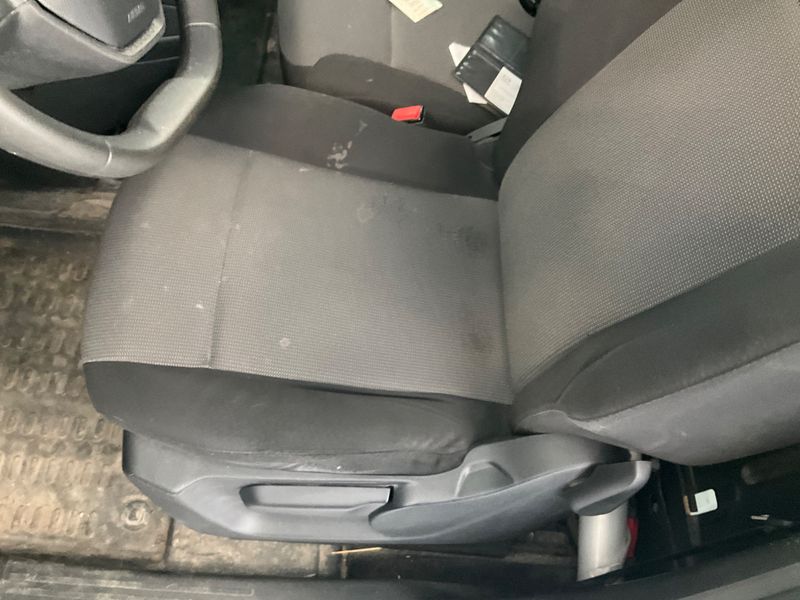 Peugeot Partner 1.2 PureTech Premium L1 2020 – снимка 32