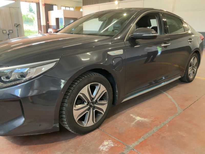 Kia Optima 2.0 Hybrid Base 2017 – снимка 2