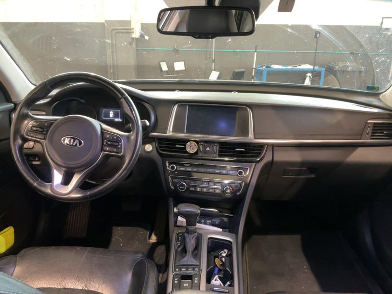 Kia Optima 2.0 Hybrid Base 2017 – снимка 17