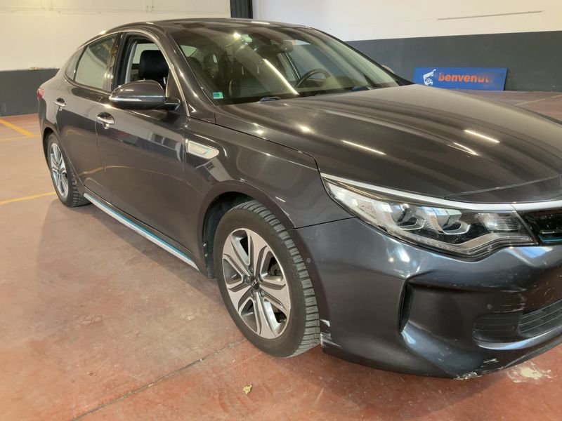 Kia Optima 2.0 Hybrid Base 2017 – снимка 12